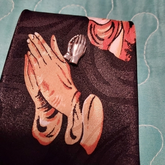 Two Ties mens Steven harris ,praying hand tie tac - Picture 11 of 12
